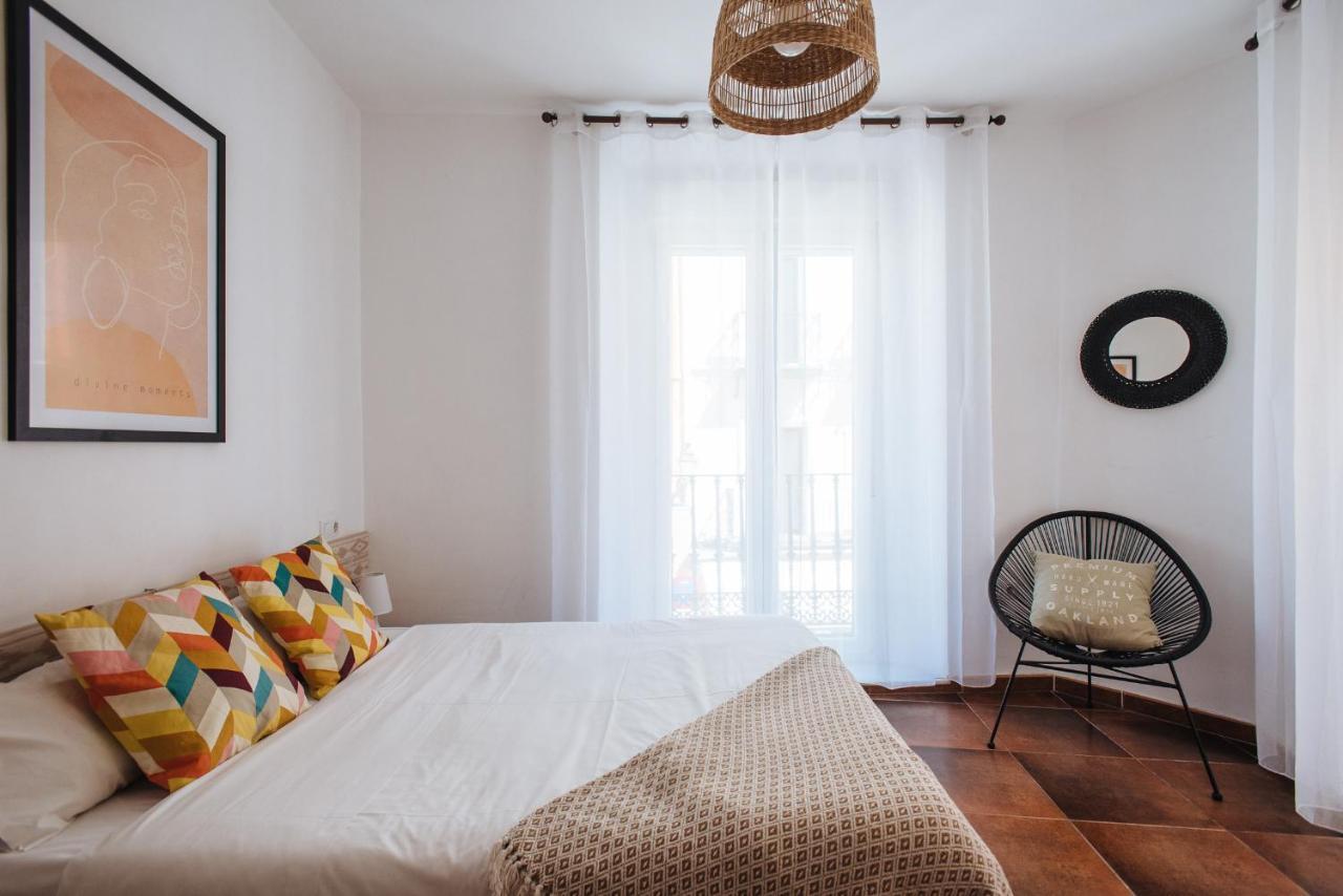 Homeyseville- Bright Apartment At Santa Cruz 6 Pax, Parking Optional المظهر الخارجي الصورة