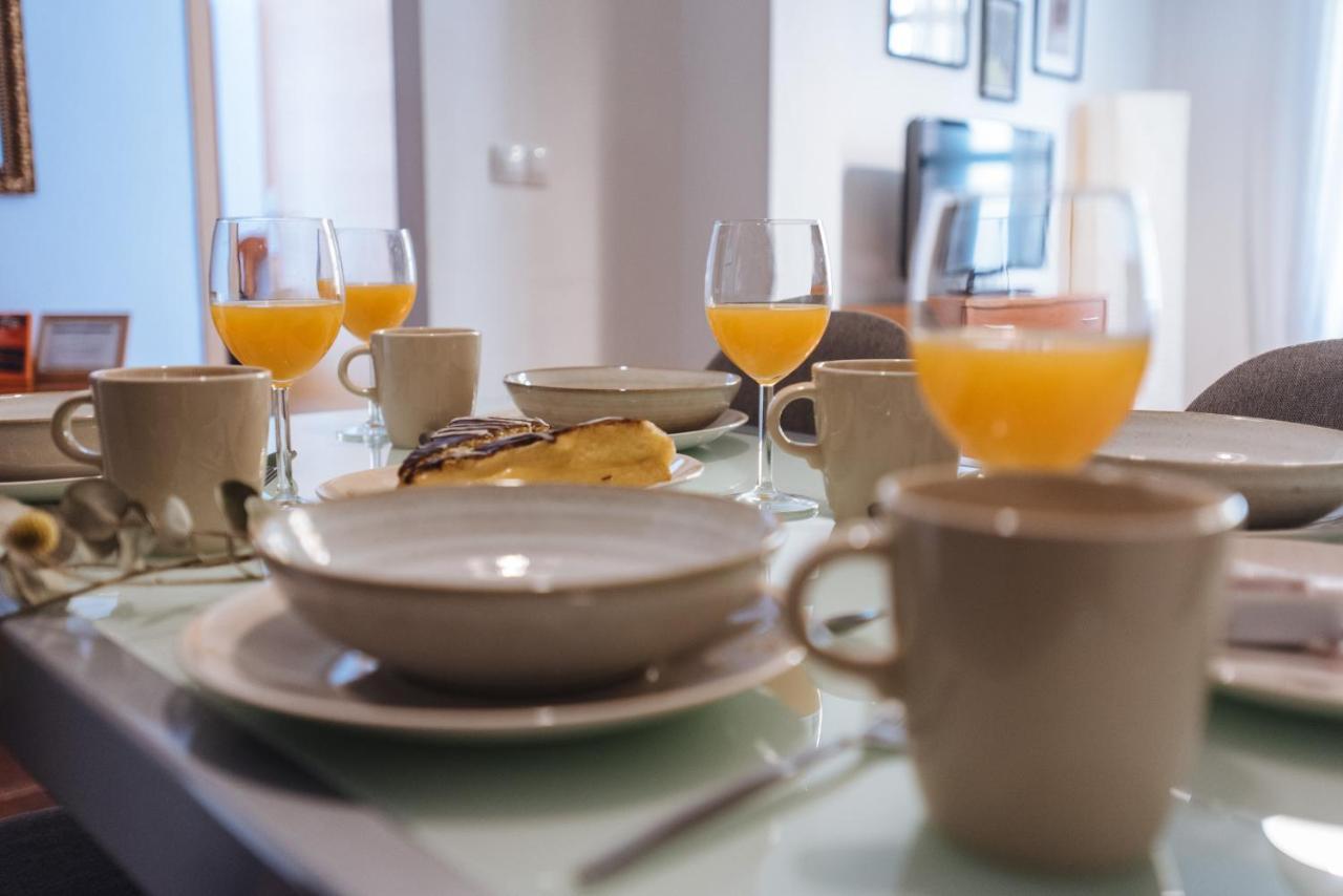 Homeyseville- Bright Apartment At Santa Cruz 6 Pax, Parking Optional المظهر الخارجي الصورة