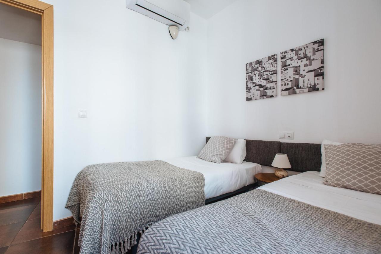 Homeyseville- Bright Apartment At Santa Cruz 6 Pax, Parking Optional المظهر الخارجي الصورة